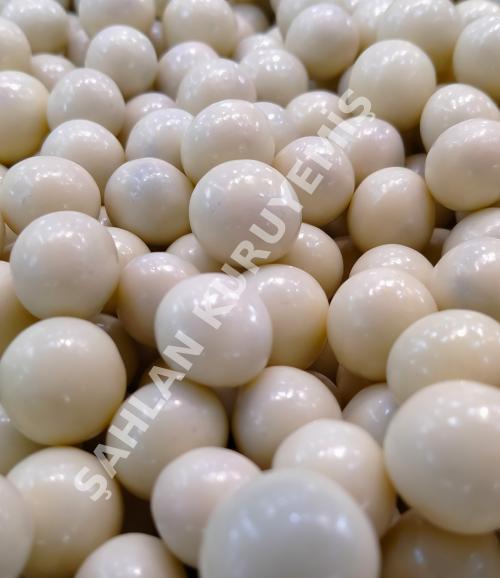 Leblebi çikolata ( white chocolate chichpeas dragee )